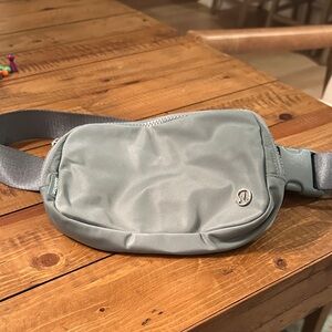 Lululemon belt bag green